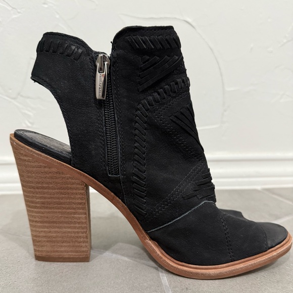 Vince Camuto Shoes - Vince Camuto black Katrina suede bootie